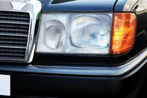 Image 37/63 of Mercedes-Benz 300 CE (1991)