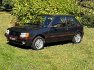 Bild 4/39 von Peugeot 205 GTi 1.6 (1986)