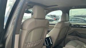 Image 23/51 de Porsche Cayenne Turbo (2011)