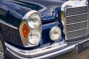 Image 23/38 of Mercedes-Benz 300 SEL 6.3 (1970)