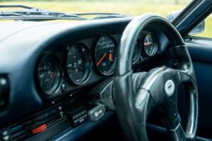 Image 25/50 of Porsche 911 Carrera 3.2 (1985)