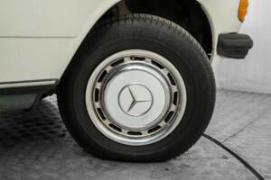 Image 40/50 of Mercedes-Benz 300 D (1980)