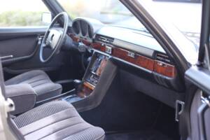 Afbeelding 16/46 van Mercedes-Benz 450 SEL 6,9 (1977)