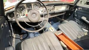 Image 20/34 of Mercedes-Benz 280 SL (1968)