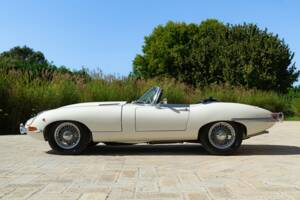 Bild 7/50 von Jaguar E-Type (1968)