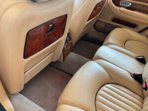 Bild 20/31 von Bentley Arnage Red Label (2000)