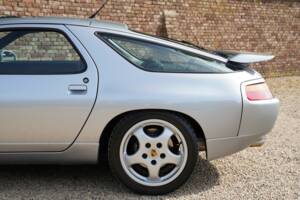 Image 37/50 of Porsche 928 GTS (1993)