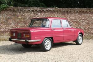 Image 28/50 de Alfa Romeo Giulia Nuova Super 1300 (1975)