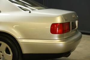 Immagine 15/50 di Audi A8 4.2 quattro (1995)