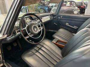 Immagine 2/6 di Mercedes-Benz 280 SL (1968)