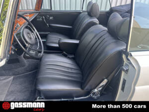 Imagen 9/15 de Mercedes-Benz 280 SE 3,5 (1970)