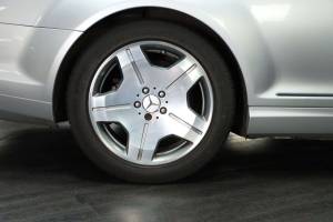 Image 28/30 of Mercedes-Benz CL 500 (2006)