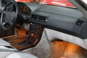 Image 20/27 of Mercedes-Benz SL 500 (1993)