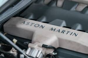 Image 17/23 of Aston Martin V12 Vanquish (2003)
