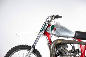 Image 21/50 of CZ 250 (1977)