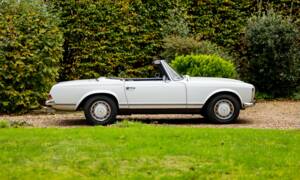 Image 2/50 of Mercedes-Benz 280 SL (1968)