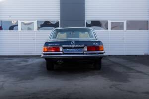 Image 16/30 of Mercedes-Benz 450 SEL 6,9 (1977)