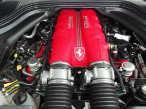 Image 76/99 of Ferrari California (2010)