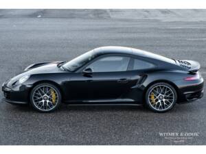 Image 14/34 of Porsche 911 Turbo S (2015)