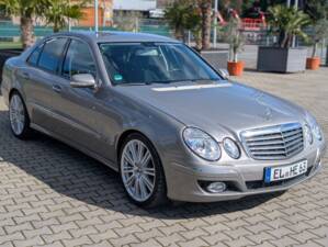 Bild 2/14 von Mercedes-Benz E 220 CDI (2006)