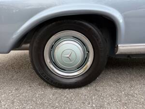 Bild 9/43 von Mercedes-Benz 250 SE (1966)