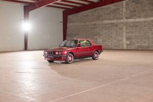 Image 17/45 of BMW 320i (1990)