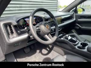 Bild 7/31 von Porsche Cayenne Coupé E-Hybrid (2025)