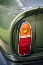 Image 14/28 of Aston Martin DB 6 Mk II (1970)