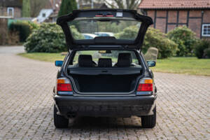 Immagine 18/44 di BMW 328i Touring (1997)