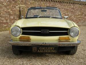 Image 5/50 of Triumph TR 6 (1971)