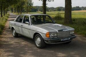 Bild 1/8 von Mercedes-Benz 250 (1978)