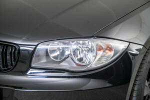 Image 22/50 of BMW 125i (2008)