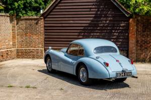 Image 32/50 of Jaguar XK 140 FHC (1955)