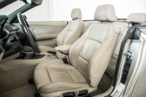 Image 15/50 of BMW 118i (2008)