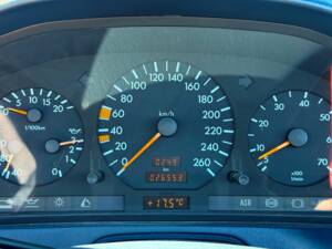 Image 4/24 de Mercedes-Benz 500 SL (1992)