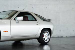 Image 5/50 of Porsche 928 GT (1989)