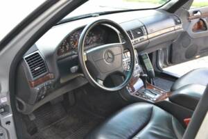 Imagen 9/18 de Mercedes-Benz 500 SE (1992)