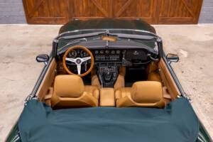 Image 26/34 de Jaguar Type E V12 (1972)