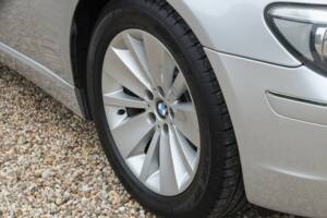 Immagine 40/50 di BMW 750i (2007)