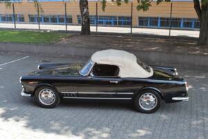 Image 4/20 of Alfa Romeo 2000 Spider (1960)