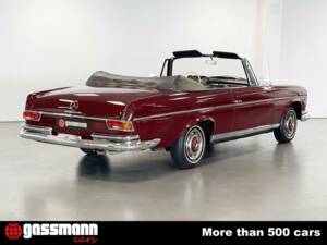 Image 8/15 of Mercedes-Benz 220 SE b (1965)