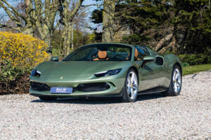 Image 6/15 de Ferrari 296 GTS (2025)