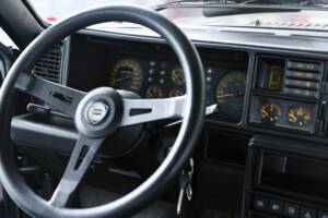 Image 43/50 of Lancia Delta HF Integrale (1988)