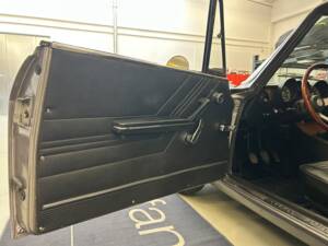 Image 9/35 de Alfa Romeo 2000 GT Veloce (1975)