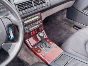 Imagen 4/13 de Mercedes-Benz SL 320 (1996)