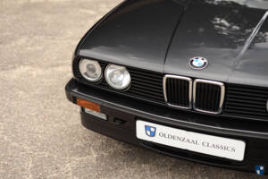 Bild 74/83 von BMW 325i (1990)