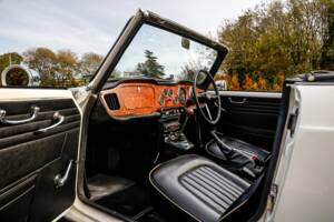 Image 33/42 of Triumph TR 4A (1966)