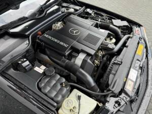Image 39/50 of Mercedes-Benz 500 SL (1991)