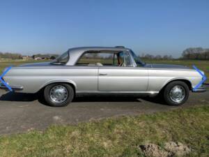 Bild 7/8 von Mercedes-Benz 220 SE b (1962)
