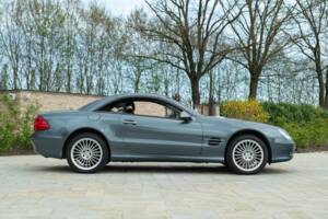 Image 6/50 of Mercedes-Benz SL 500 (2001)
